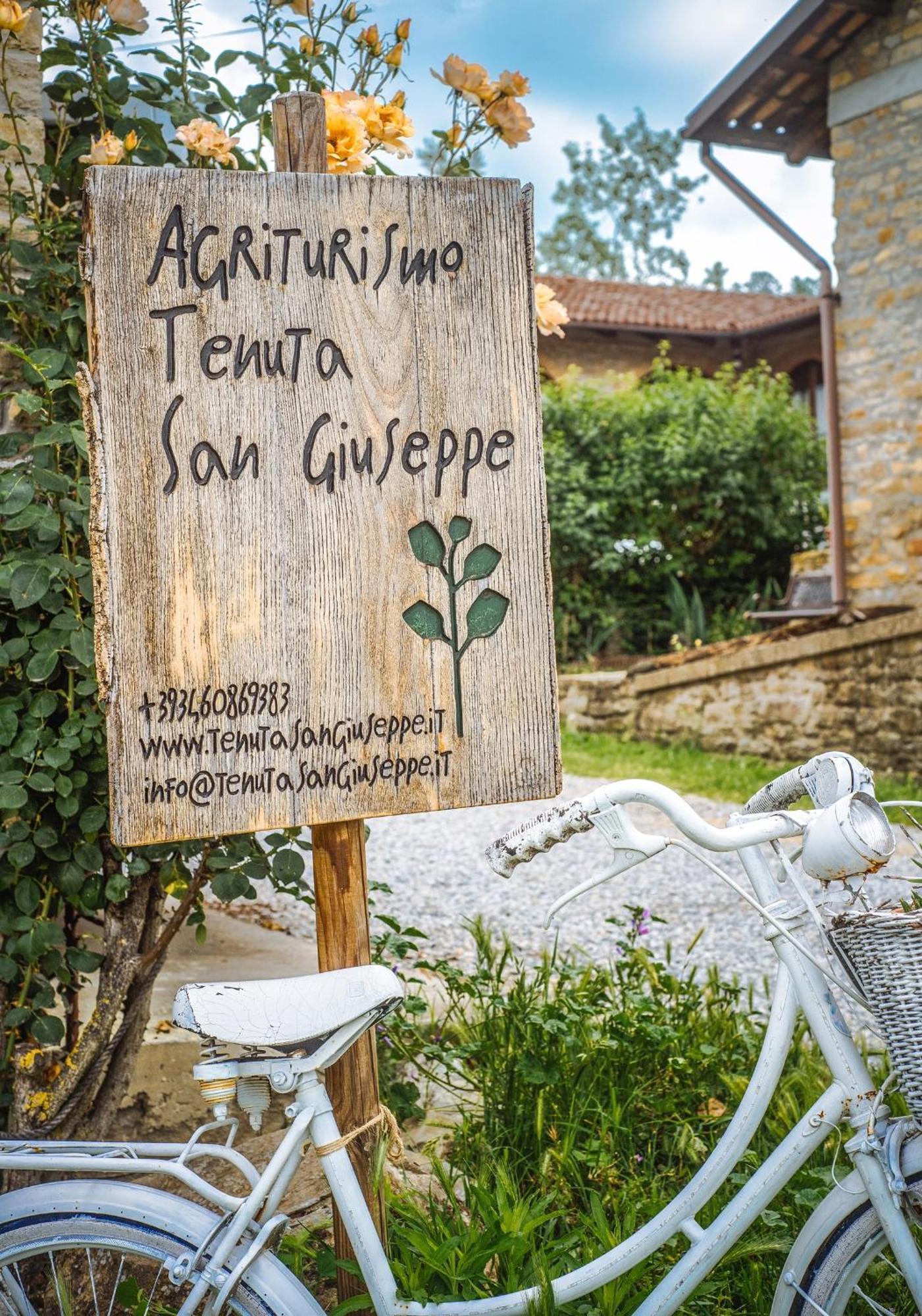 Agriturismo Tenuta San Giuseppe Cossano Belbo Exterior photo